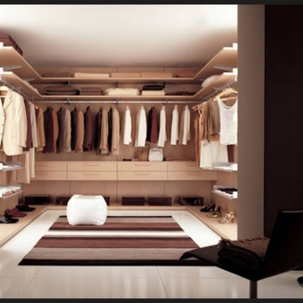 Cabina armadio: la stanza dei tuoi sogni - Logo Interiors